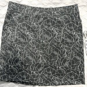 Women’s Duluth Trading skirt xl gray print